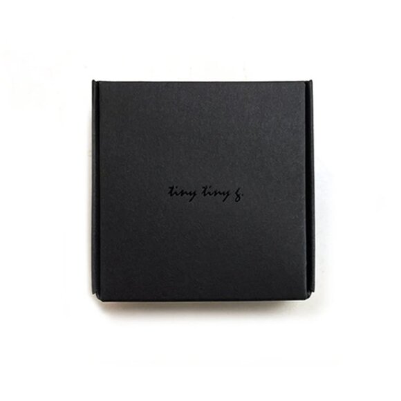 New in a box- 10k solid gold tiny heart key earrings - Picture 5 of 8